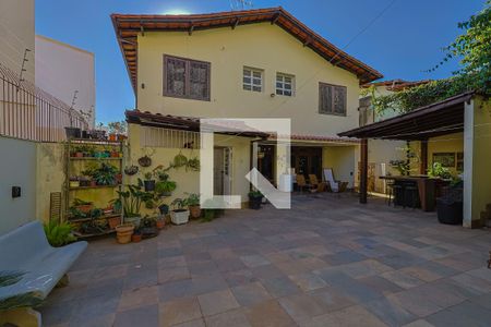 Casa à venda com 497m², 5 quartos e 6 vagasÁrea comum