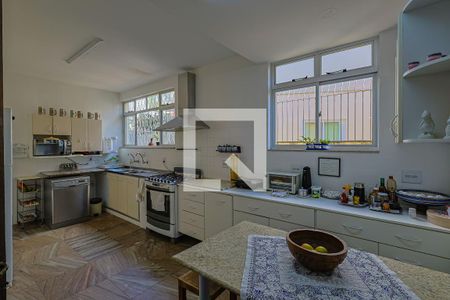 Casa à venda com 497m², 5 quartos e 6 vagasCozinha