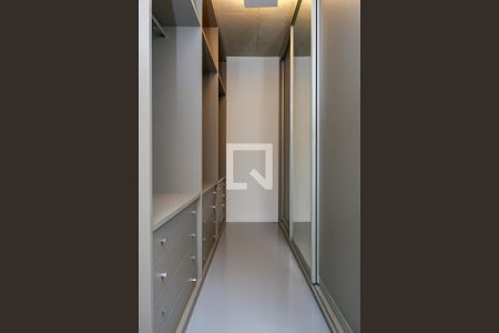 Apartamento à venda com 90m², 1 quarto e 2 vagasSuíte - Closet