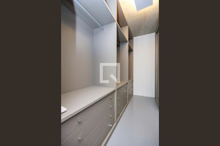 Apartamento à venda com 90m², 1 quarto e 2 vagasSuíte - Closet