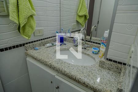 Apartamento à venda com 131m², 3 quartos e 1 vaga Apartamento à venda com 131m², 3 quartos e 1 vagaBanheiro Social - Pia