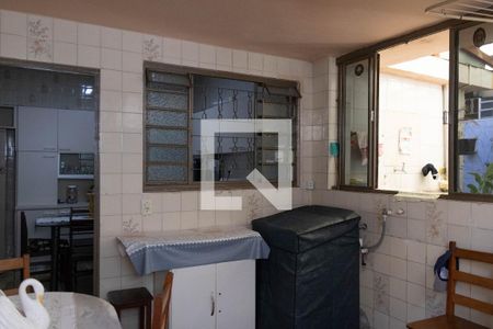 Casa à venda com 208m², 3 quartos e 2 vagas Casa à venda com 208m², 3 quartos e 2 vagasÁrea de Serviço