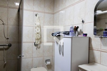 Casa à venda com 208m², 3 quartos e 2 vagas Casa à venda com 208m², 3 quartos e 2 vagasBanheiro 2