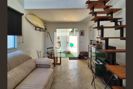 Casa de condomínio para alugar com 130m², 2 quartos e 2 vagas Casa de condomínio para alugar com 130m², 2 quartos e 2 vagasSala