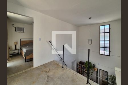 Casa de condomínio para alugar com 130m², 2 quartos e 2 vagas Casa de condomínio para alugar com 130m², 2 quartos e 2 vagasHall