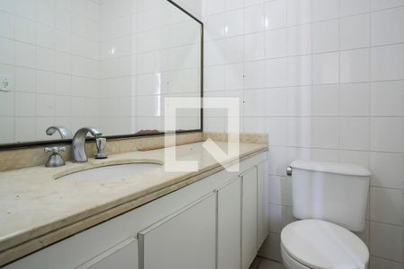 Apartamento à venda com 82m², 3 quartos e 2 vagasBanheiro da suíte