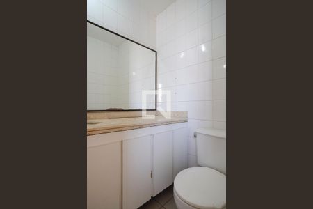 Apartamento à venda com 82m², 3 quartos e 2 vagasBanheiro da suíte