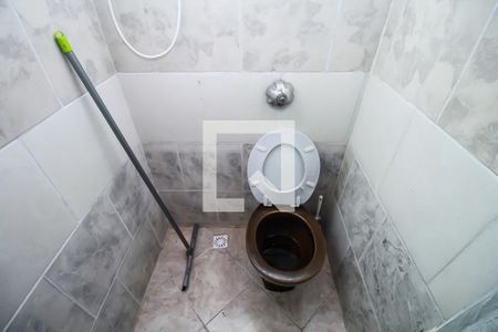 Banheiro de kitnet/studio para alugar com 1 quarto, 50m² em Sagrada Família, Belo Horizonte