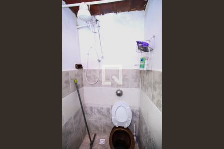 Banheiro de kitnet/studio para alugar com 1 quarto, 50m² em Sagrada Família, Belo Horizonte