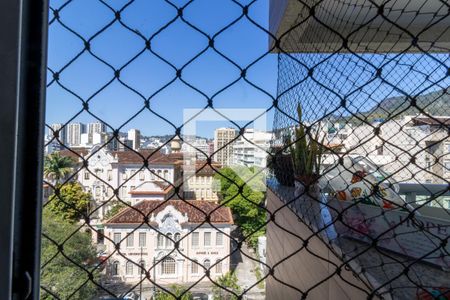 Apartamento à venda com 85m², 3 quartos e 1 vagaÁrea de Serviço Vista
