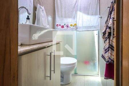 Banheiro de apartamento à venda com 2 quartos, 54m² em Jardim Patente, São Paulo