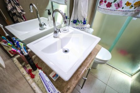 Banheiro de apartamento à venda com 2 quartos, 54m² em Jardim Patente, São Paulo