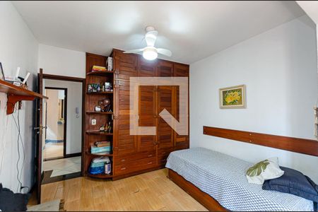 Casa de condomínio à venda com 220m², 3 quartos e 2 vagas Casa de condomínio à venda com 220m², 3 quartos e 2 vagasQuarto 4