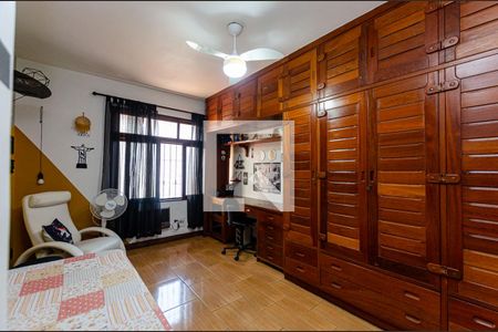 Casa de condomínio à venda com 220m², 3 quartos e 2 vagas Casa de condomínio à venda com 220m², 3 quartos e 2 vagasQuarto 3