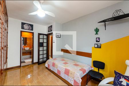 Casa de condomínio à venda com 220m², 3 quartos e 2 vagas Casa de condomínio à venda com 220m², 3 quartos e 2 vagasQuarto 3