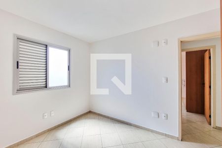Apartamento para alugar com 76m², 3 quartos e 2 vagas Apartamento para alugar com 76m², 3 quartos e 2 vagasQuarto