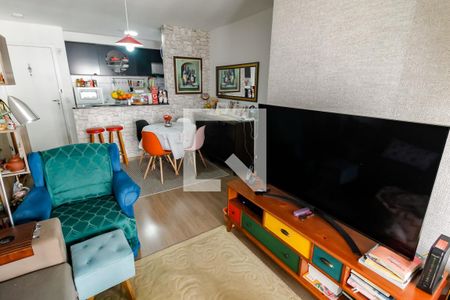 Sala de apartamento à venda com 3 quartos, 70m² em Vila Suzana, São Paulo