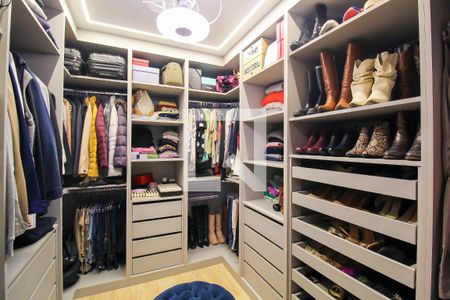 Apartamento à venda com 137m², 3 quartos e 2 vagasCloset da suíte 3