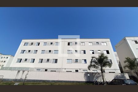 Apartamento para alugar com 46m², 2 quartos e 1 vaga Apartamento para alugar com 46m², 2 quartos e 1 vagaFachada