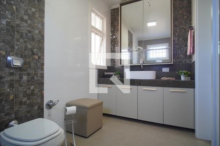 Casa à venda com 377m², 4 quartos e 2 vagasBanheiro da Suíte 1