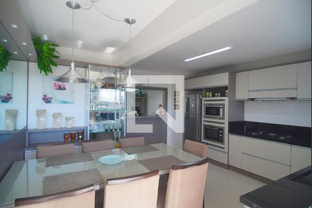 Casa à venda com 377m², 4 quartos e 2 vagasCozinha