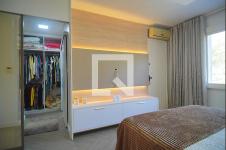 Casa à venda com 377m², 4 quartos e 2 vagasSuíte 1