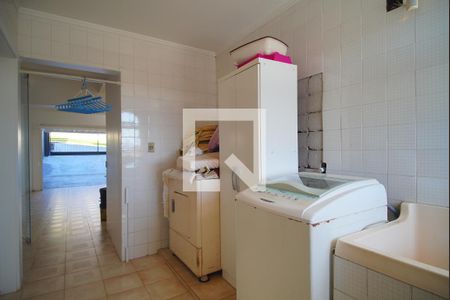 Casa à venda com 377m², 4 quartos e 2 vagasLavanderia