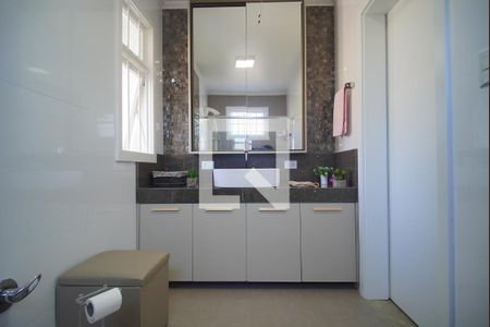 Casa à venda com 377m², 4 quartos e 2 vagasBanheiro da Suíte 1