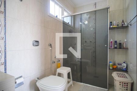 Casa à venda com 377m², 4 quartos e 2 vagasBanheiro da Suíte 2