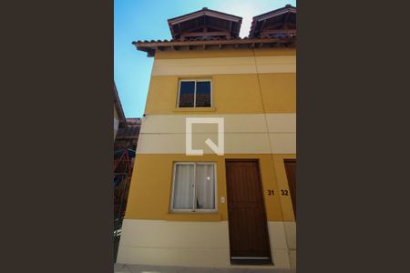 Casa de condomínio à venda com 80m², 2 quartos e 2 vagas Casa de condomínio à venda com 80m², 2 quartos e 2 vagasFachada