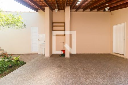 Casa para alugar com 199m², 4 quartos e 2 vagas Casa para alugar com 199m², 4 quartos e 2 vagasQuintal dos Fundos/Área de Serviço