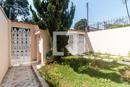 Casa para alugar com 199m², 4 quartos e 2 vagas Casa para alugar com 199m², 4 quartos e 2 vagasQuintal