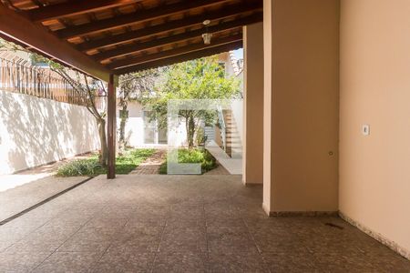 Casa para alugar com 199m², 4 quartos e 2 vagas Casa para alugar com 199m², 4 quartos e 2 vagasQuintal dos Fundos/Área de Serviço
