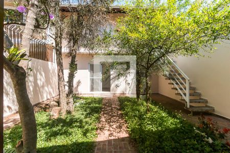 Casa para alugar com 199m², 4 quartos e 2 vagas Casa para alugar com 199m², 4 quartos e 2 vagasQuintal dos Fundos/Edícula