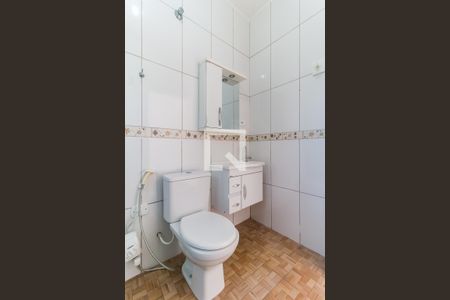 Casa para alugar com 199m², 4 quartos e 2 vagas Casa para alugar com 199m², 4 quartos e 2 vagasBanheiro da Edícula