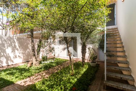 Casa para alugar com 199m², 4 quartos e 2 vagas Casa para alugar com 199m², 4 quartos e 2 vagasQuintal dos Fundos/Edícula