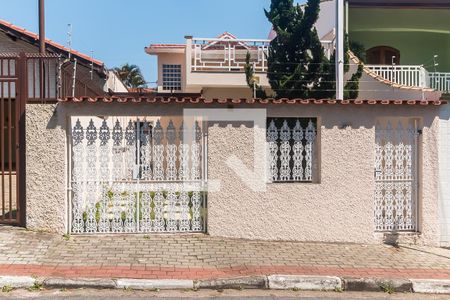 Casa para alugar com 199m², 4 quartos e 2 vagas Casa para alugar com 199m², 4 quartos e 2 vagasFachada