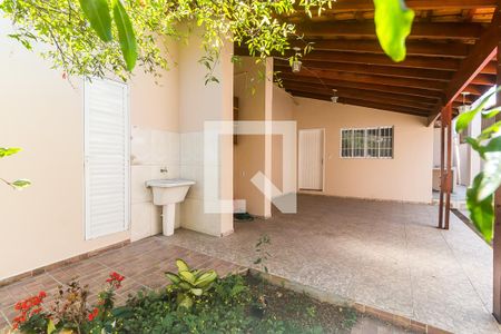 Casa para alugar com 199m², 4 quartos e 2 vagas Casa para alugar com 199m², 4 quartos e 2 vagasQuintal dos Fundos/Área de Serviço