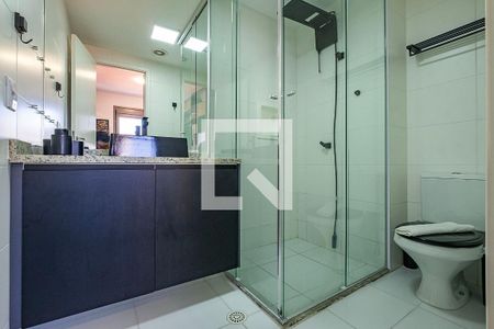 Banheiro de kitnet/studio para alugar com 1 quarto, 28m² em Pinheiros, São Paulo