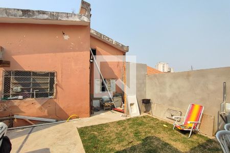 Casa à venda com 250m², 3 quartos e 2 vagas Casa à venda com 250m², 3 quartos e 2 vagasQuintal - Garagem