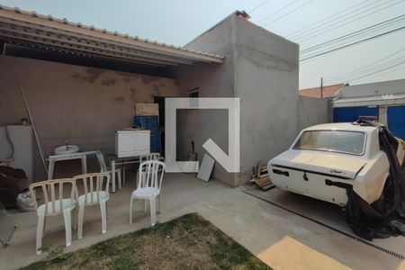 Casa à venda com 250m², 3 quartos e 2 vagas Casa à venda com 250m², 3 quartos e 2 vagasQuintal - Garagem