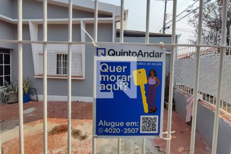 Casa à venda com 250m², 3 quartos e 2 vagas Casa à venda com 250m², 3 quartos e 2 vagasPLACA INSTALADA NA FACHADA