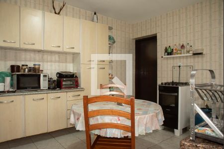 Casa à venda com 144m², 3 quartos e 2 vagasCozinha