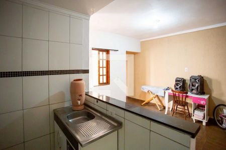 Casa à venda com 201m², 3 quartos e 2 vagas Casa à venda com 201m², 3 quartos e 2 vagasCozinha de Serviço