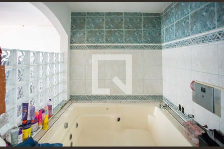 Casa à venda com 201m², 3 quartos e 2 vagas Casa à venda com 201m², 3 quartos e 2 vagasbanheira