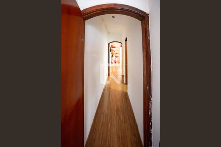 Casa à venda com 201m², 3 quartos e 2 vagas Casa à venda com 201m², 3 quartos e 2 vagasCorredor