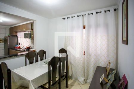 Casa à venda com 201m², 3 quartos e 2 vagas Casa à venda com 201m², 3 quartos e 2 vagasSala de Jantar