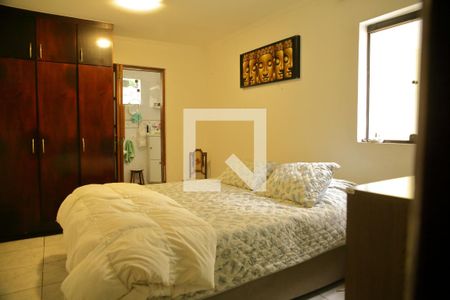 Casa à venda com 250m², 4 quartos e 3 vagasSuíte 1