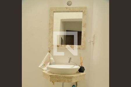 Casa à venda com 250m², 4 quartos e 3 vagaslavabo