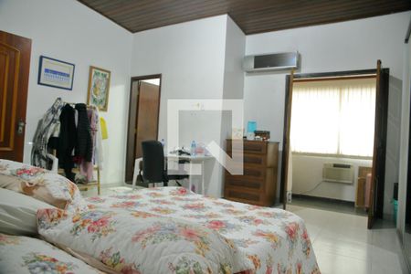 Casa à venda com 250m², 4 quartos e 3 vagasSuíte 4